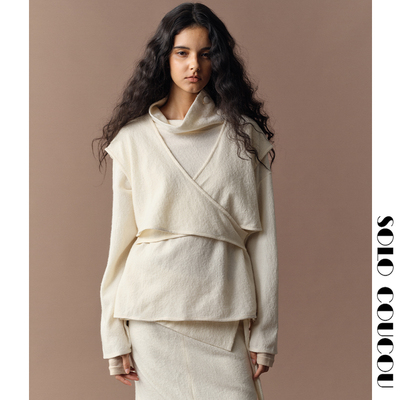 秋冬米杏色坑条灯芯绒自然腰弧型