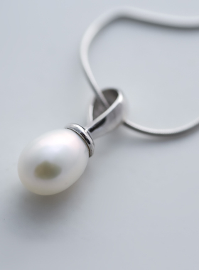 白色水滴形珍珠项坠单吊坠纯银女