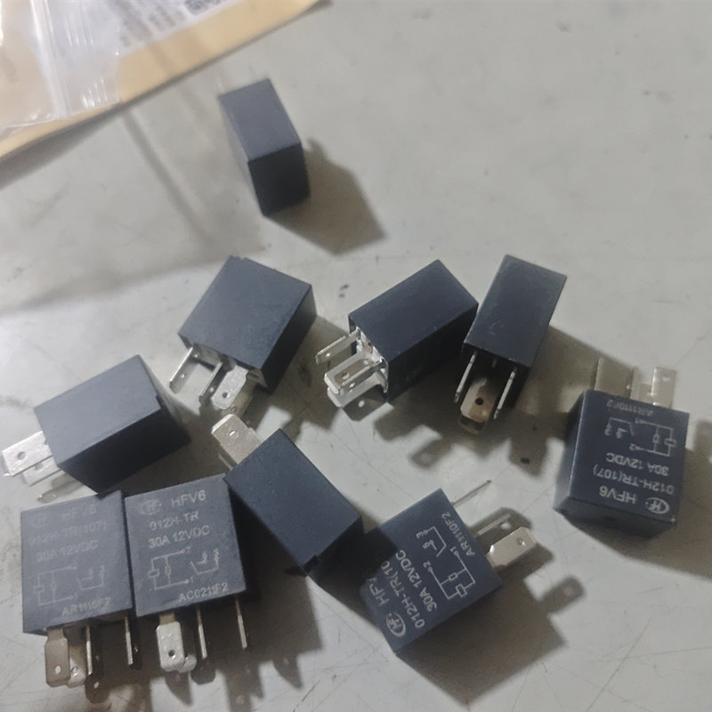 魅影255S摩托车油泵继电器配件国威诺马GW250-C插头跑车电子控制