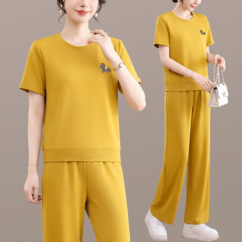 夏季女款2026年新款减龄休闲运动服宽松时尚圆领短袖长裤两件套潮