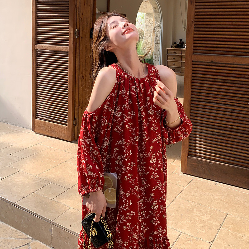 红色漂亮独特度假连衣裙女2025夏日新款露肩小心机气质茶歇碎花裙,女装连衣裙,芭图娜