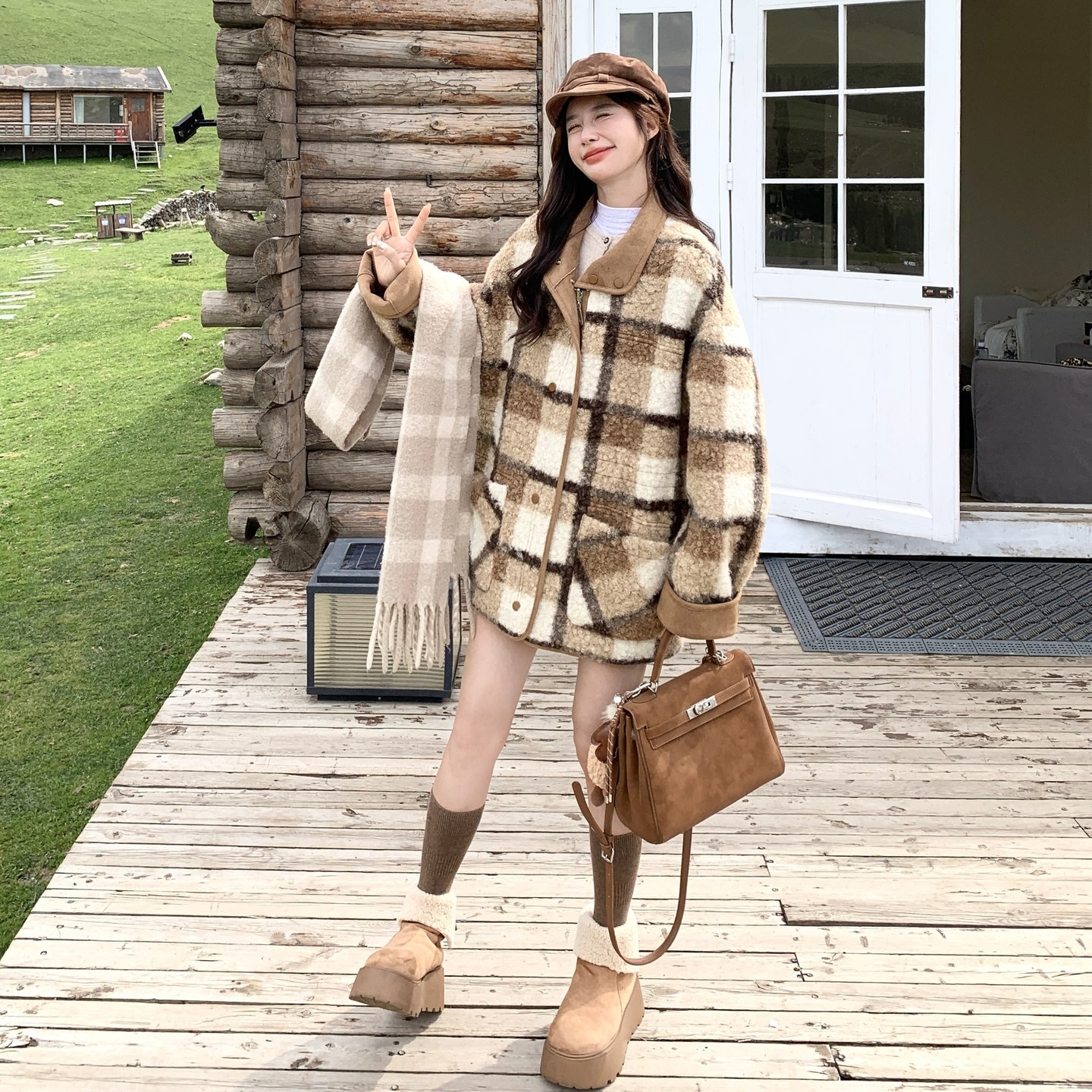 主推数据款！棕黄格纹麂皮复合两面穿外套B260-5300-P205K288,女装毛呢外套,芭图娜