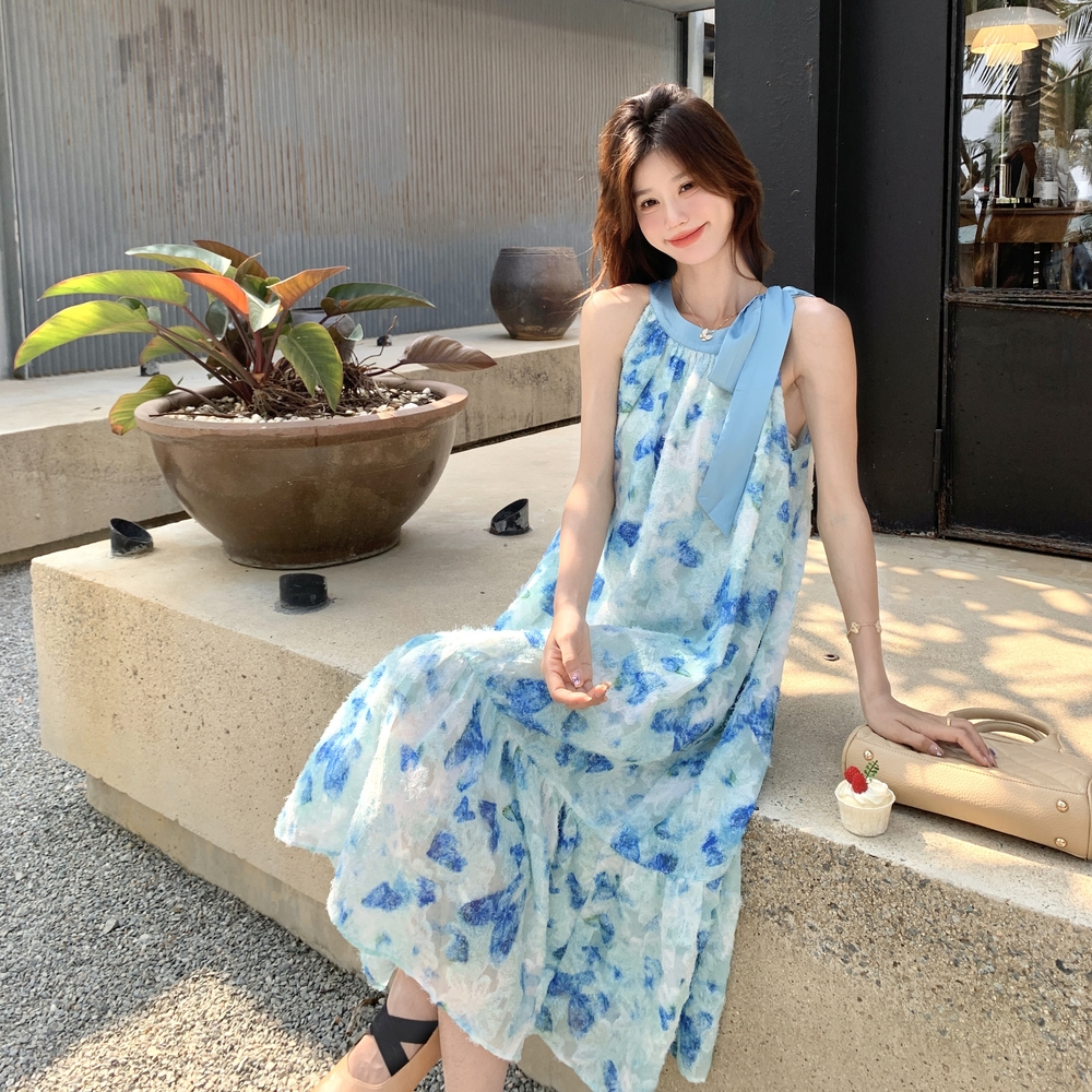 夏日漂亮印花蝴蝶蓝色连衣裙女2025新款海岛度假无袖清冷气质长裙，女装连衣裙，芭图娜