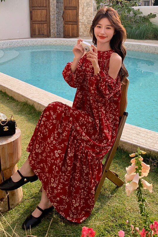 红色漂亮独特度假连衣裙女2025夏日新款露肩小心机气质茶歇碎花裙,女装连衣裙,芭图娜