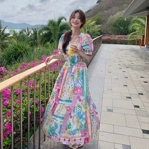多巴胺印花吊带裙女夏日穿搭2025新款防晒开衫度假风连衣裙图片