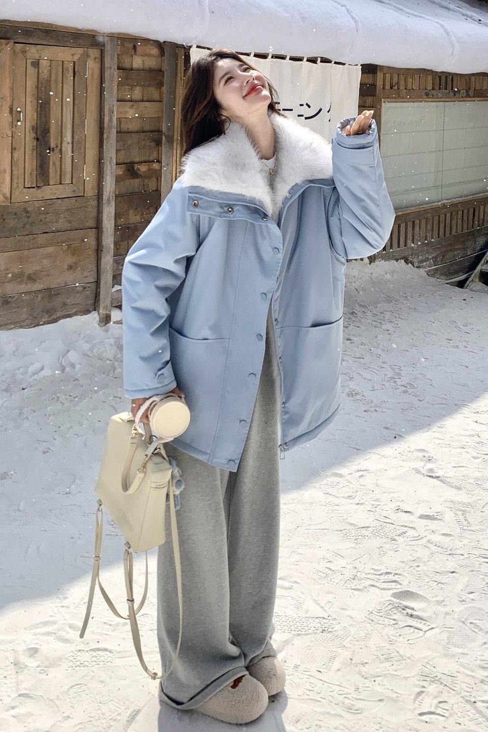 现货主推！蓝色派克服环保狐狸毛内里B260-5360-P235K338,女装派克服,芭图娜