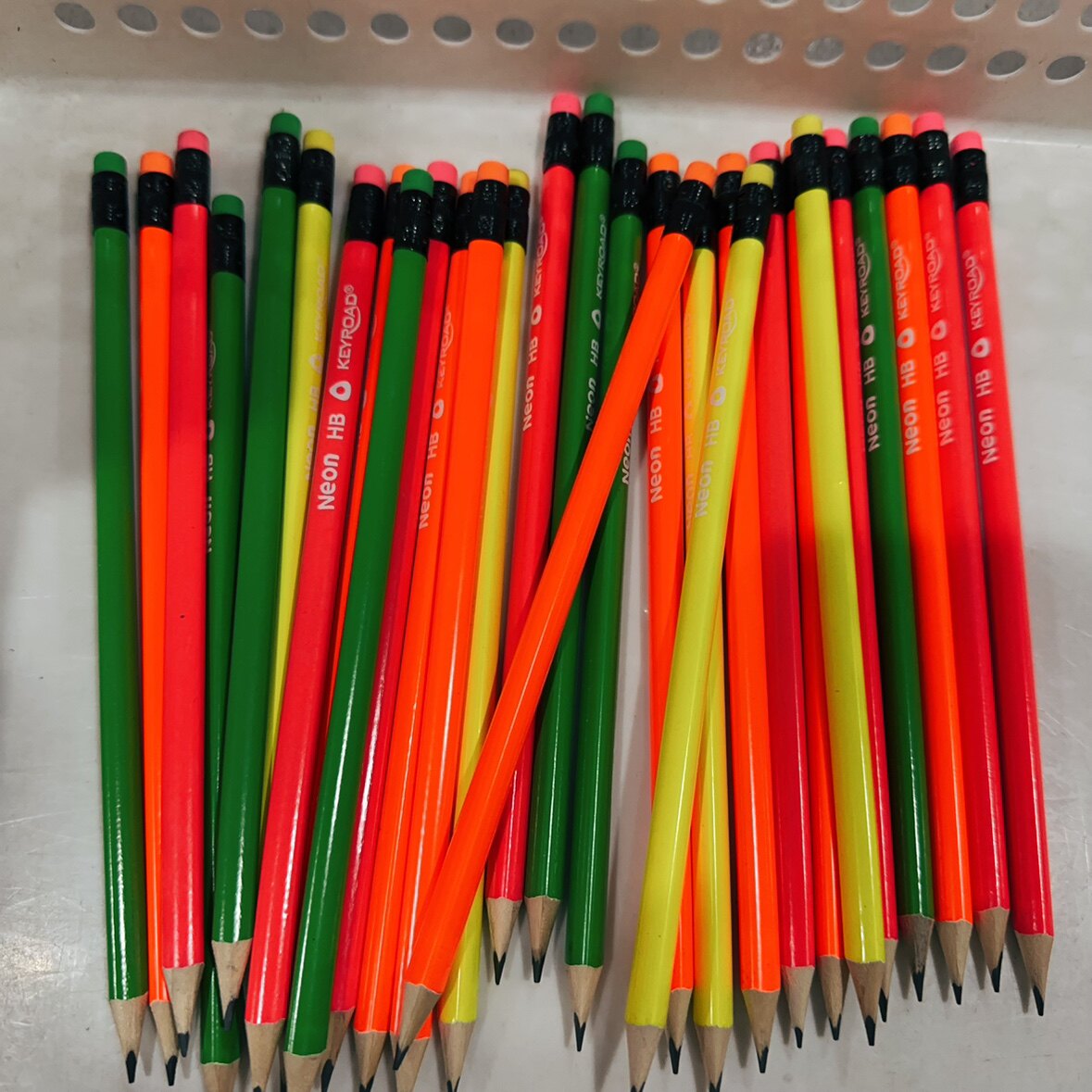 高性价比好质量的 学生学习用品外贸三角杆HB铅笔 3包90支 a1-126