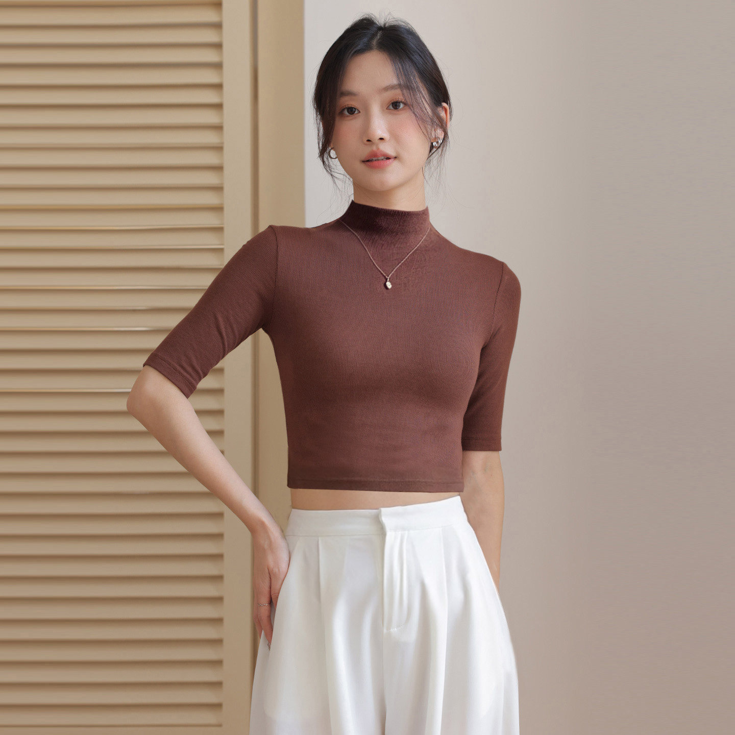 短款露脐半高领中袖t恤中立领女图片