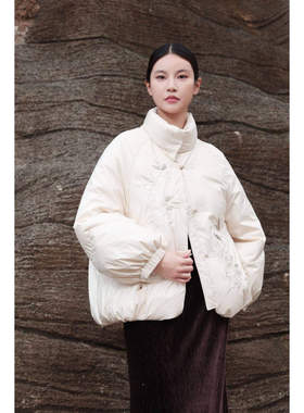 【思妈品牌严选】立领短款羽绒服女白色刺绣轻盈保暖外套WC1686