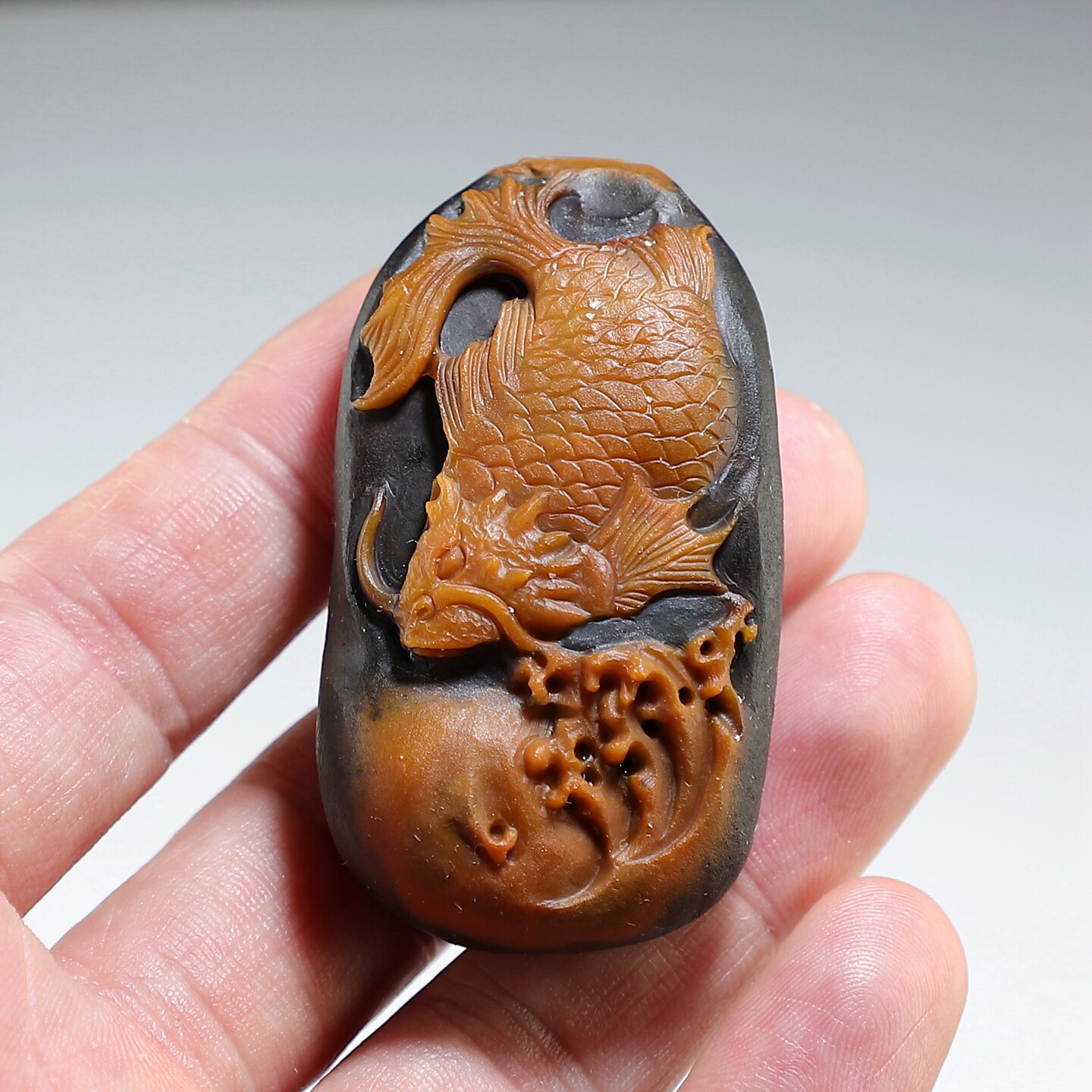 【原创】纯手工俏色雕刻鱼化龙吊坠 天然战国红玛瑙挂件 楼叔孤品