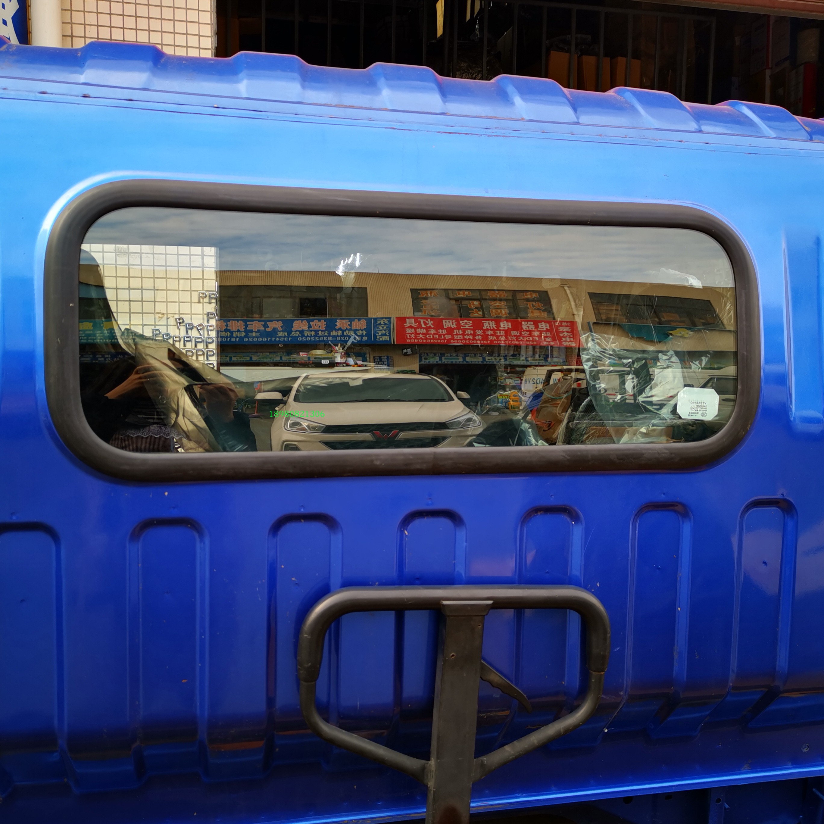 挡风玻璃汽车配件玻璃重汽王牌