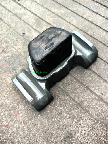 重汽王牌钢板上缓冲胶垫缓冲块