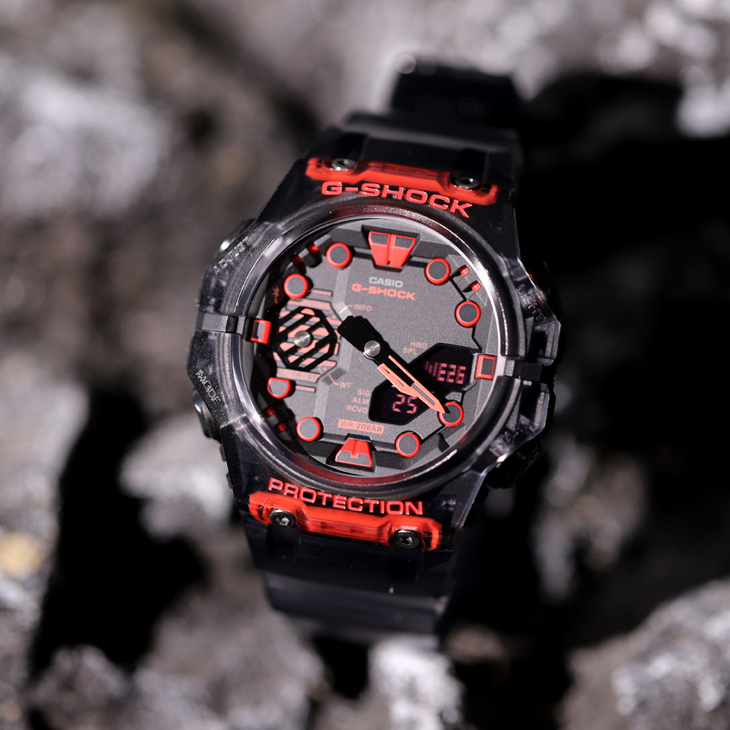 卡西欧透明色黑红腕表