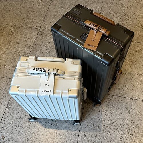 出口精致刹车轮拉杆箱杯架行李箱挂钩旅行箱20寸男女皮箱铝框