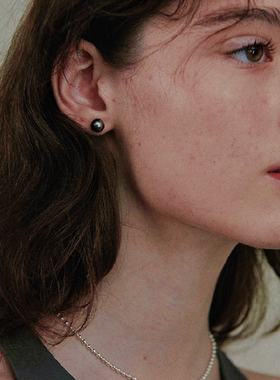 极简百搭925银针大溪地深灰色珍珠耳钉女博主Fever耳环通勤日常