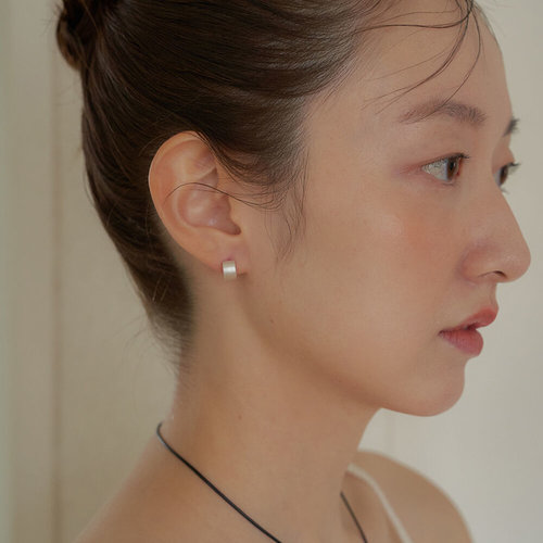 925银针拉丝c形弧度设计耳环