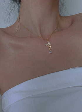 锆石蝴蝶元素项链18k金锁骨链