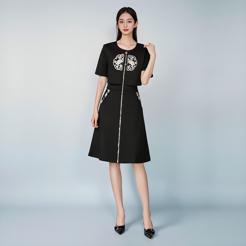 410930超值精品女装洋气新中式国风夏长款圆领短袖绣花连衣裙