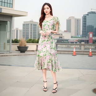 法式 411021超值精品女装 绿色夏V领短袖 碎花高级夏季 连衣裙 修身