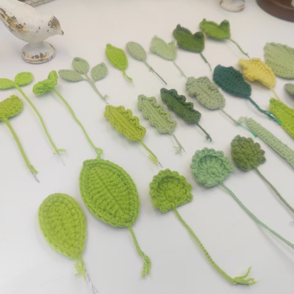 毛线钩织叶子成品通用向日葵玫瑰花托康乃馨铃兰郁金香勿忘我