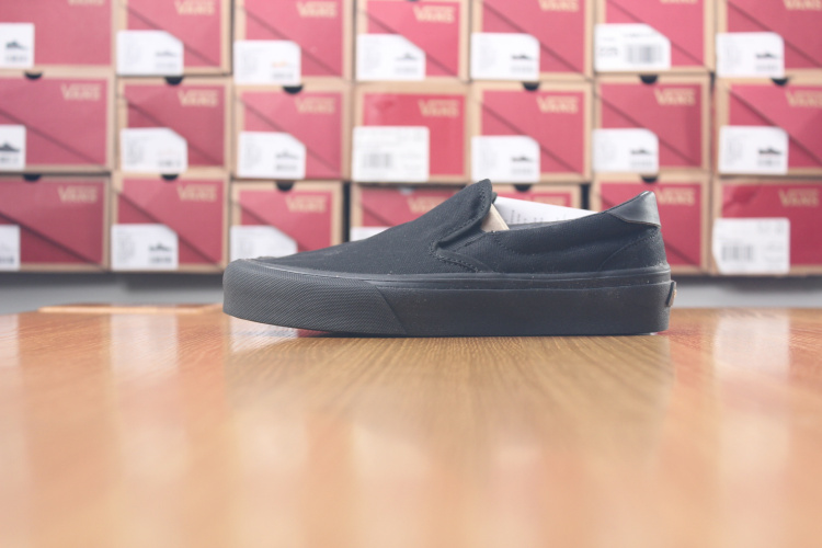 运动滑板鞋STRAYE男鞋女鞋