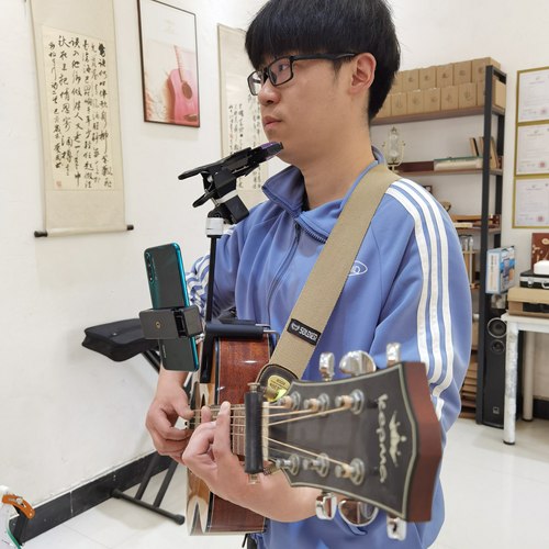 口琴版吉他话筒架/街头直播卖艺神器/柏才行发明/FAMAYA法玛雅