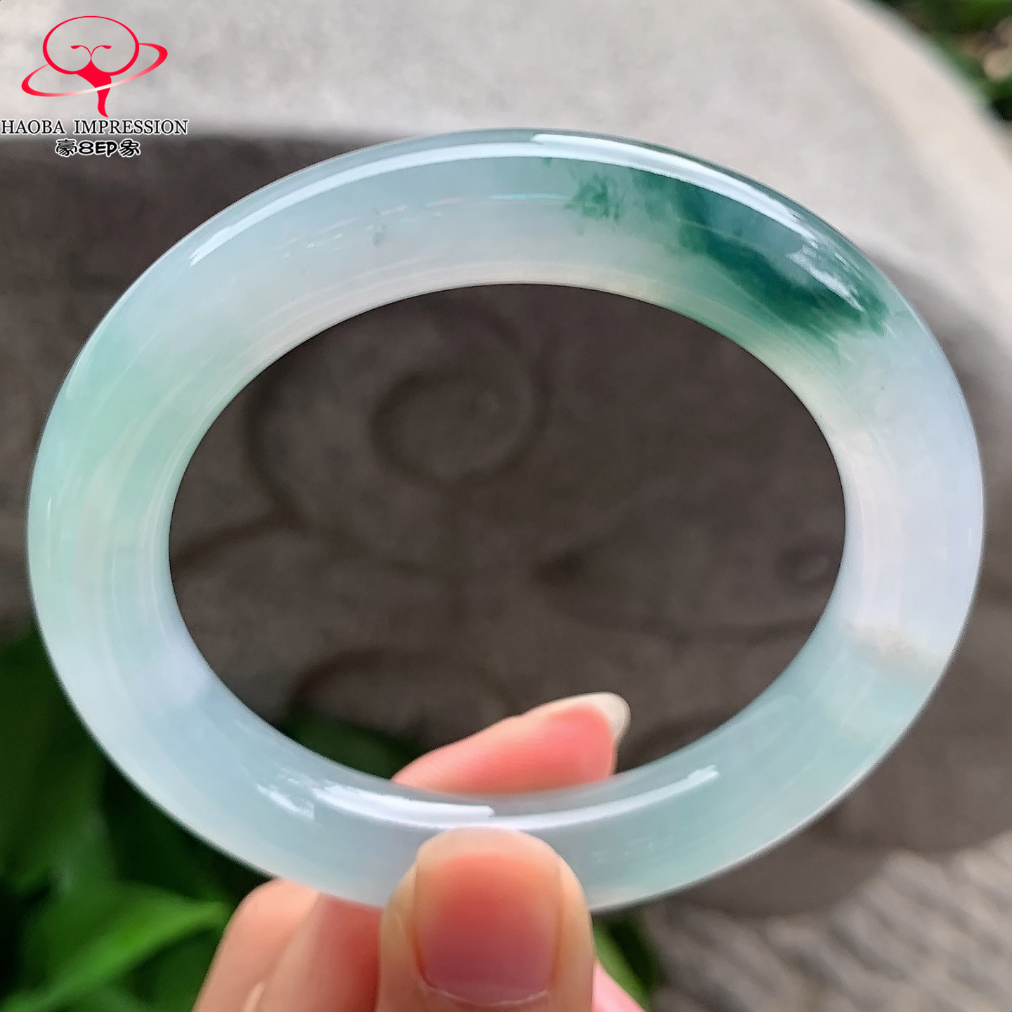 豪8印象V360翡翠圆条手镯圈口55.6天然高冰种蓝绿飘花缅甸玉镯