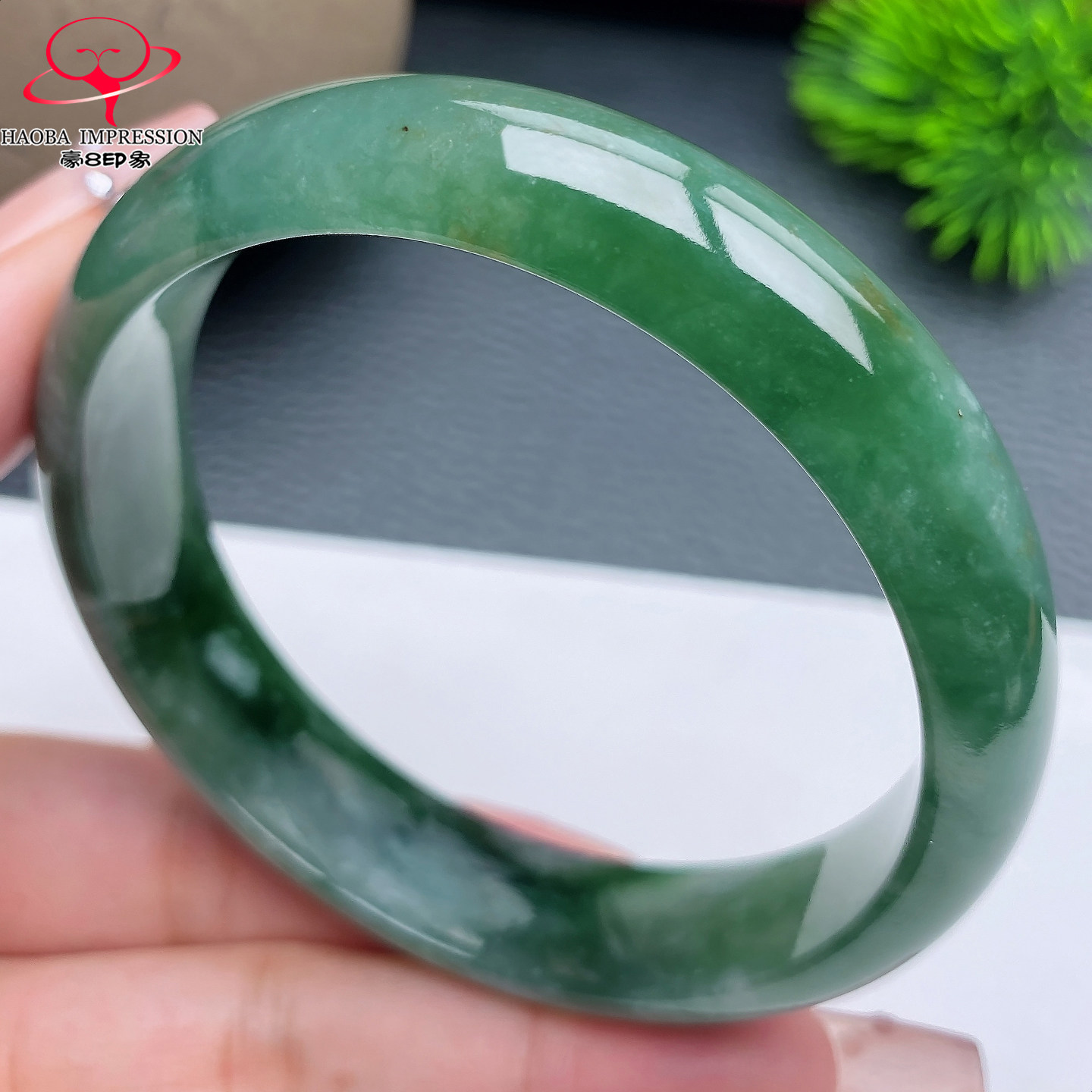 豪8印象X26360X1171翡翠手镯圈口60.6天然冰糯种油绿飘花玉镯59g