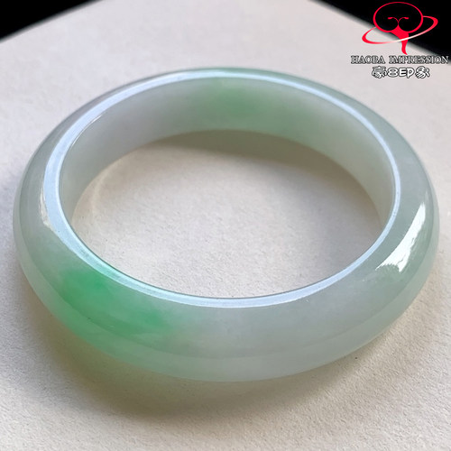 豪8印象V26800V1840翡翠手镯圈口56天然冰糯种白底青阳绿玉手镯