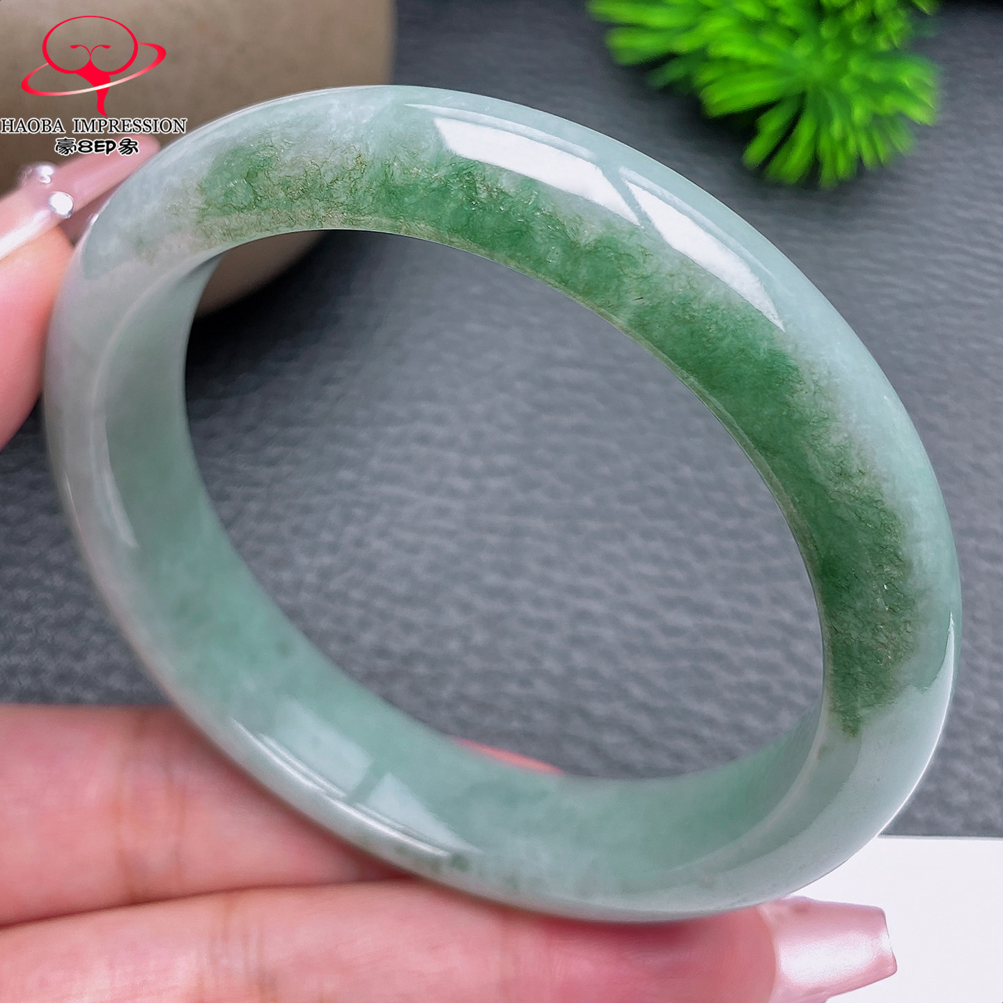 豪8印象X26060X775翡翠手镯圈口57.0天然果绿带油绿翡翠玉镯57g