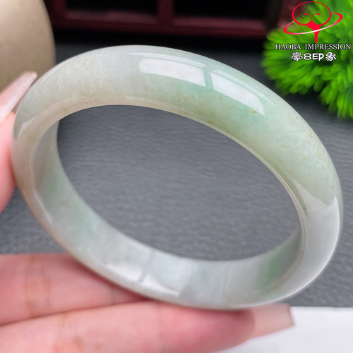 豪8印象S126010Y561翡翠手镯圈口56.2 天然缅甸淡绿玉手镯a货50g
