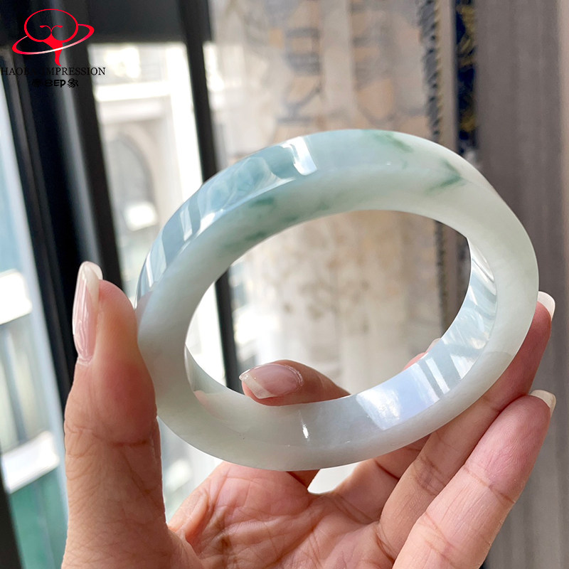 豪8印象珠宝翡翠手镯之家LY-52-27牛奶底飘花镯胚58私人定制带证