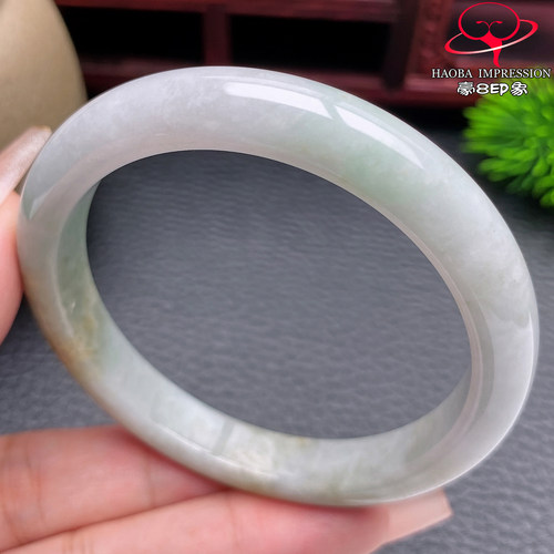 豪8印象S126010Y684翡翠手镯圈口54.1天然白底浅绿缅甸玉手镯38g