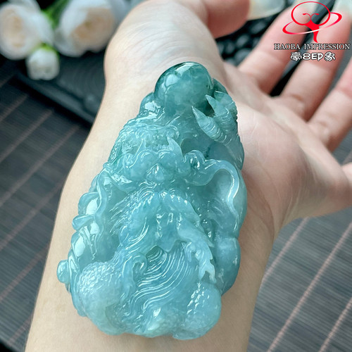 豪8印象P26100P2844翡翠龙牌挂件天然冰糯种晴蓝飘花缅甸玉挂件