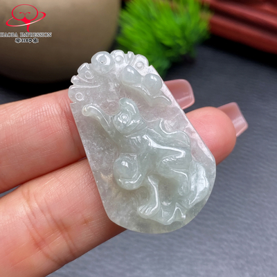 豪8印象H26002A1369翡翠生肖猴吊坠天然冰糯种浅绿十二生肖挂件8g