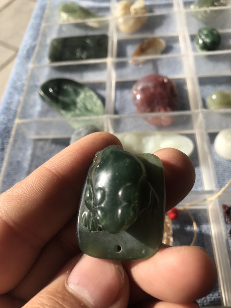 和田籽料岫玉吊坠金蟾