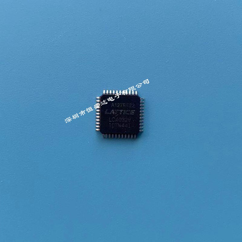 LC4032V-10TN44I    LATTICE/莱迪斯  QFP44 微控制器IC 全新原装