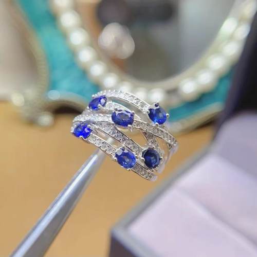 蓝宝石天然精工镶嵌3乘4925戒指