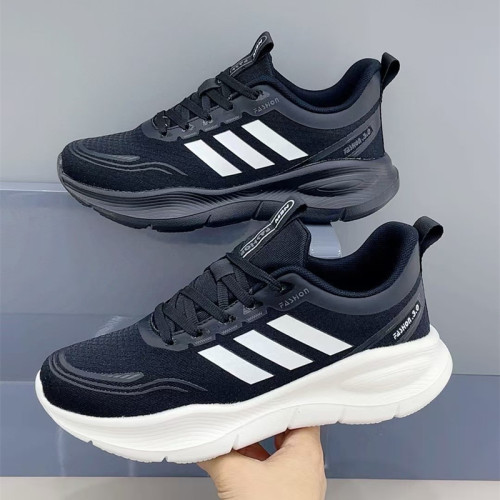 网面透气运动鞋男女轻便软底跑鞋