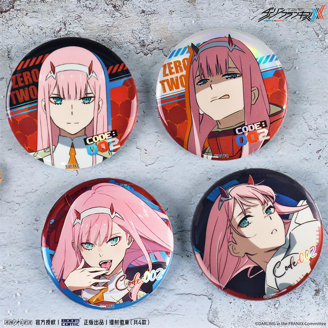 暴蒙正版 DARLING in the FRANXX 国家队 镭射色纸徽章吧唧