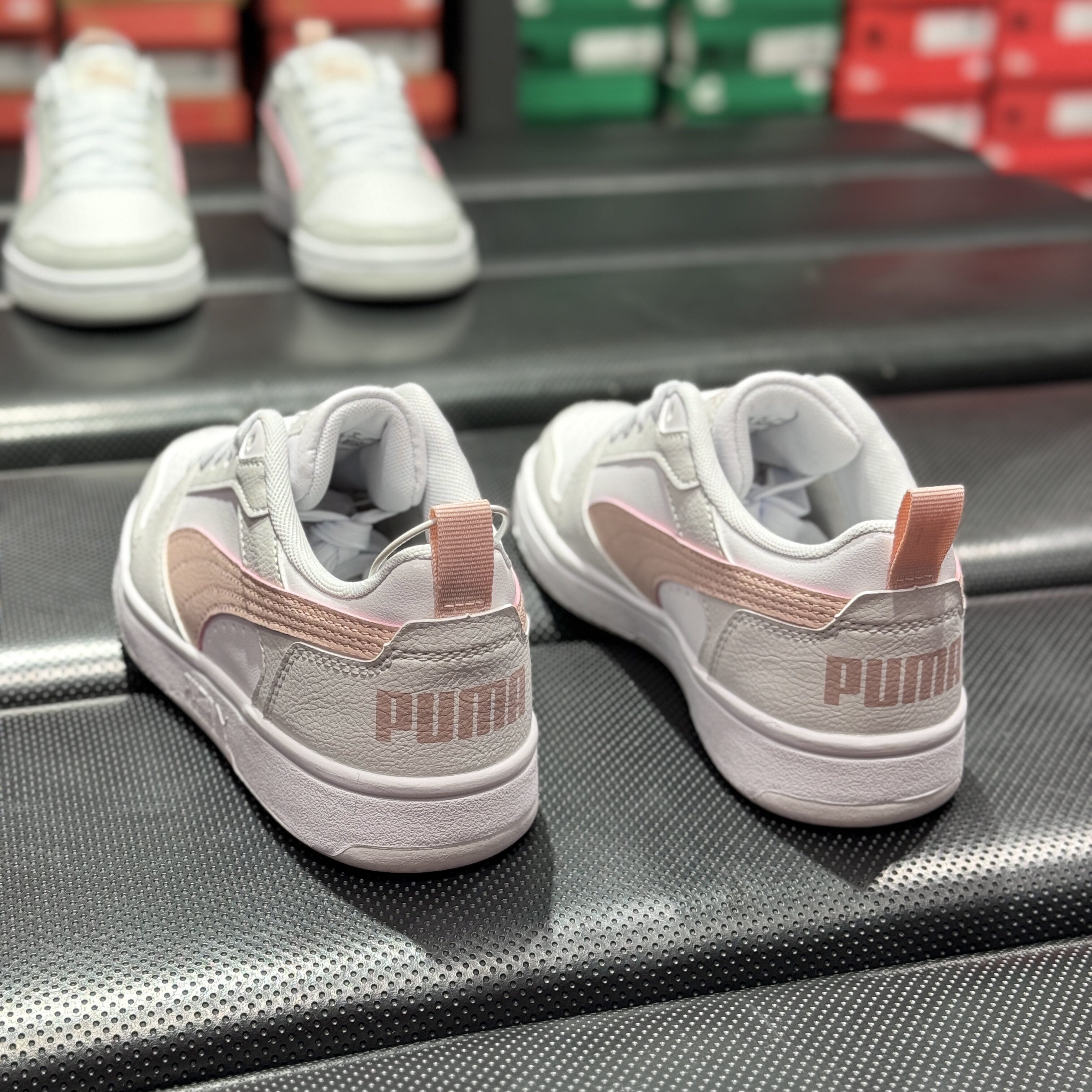 彪马PUMA新款女子复古低帮轻便皮面白粉色百搭运动休闲板鞋392328