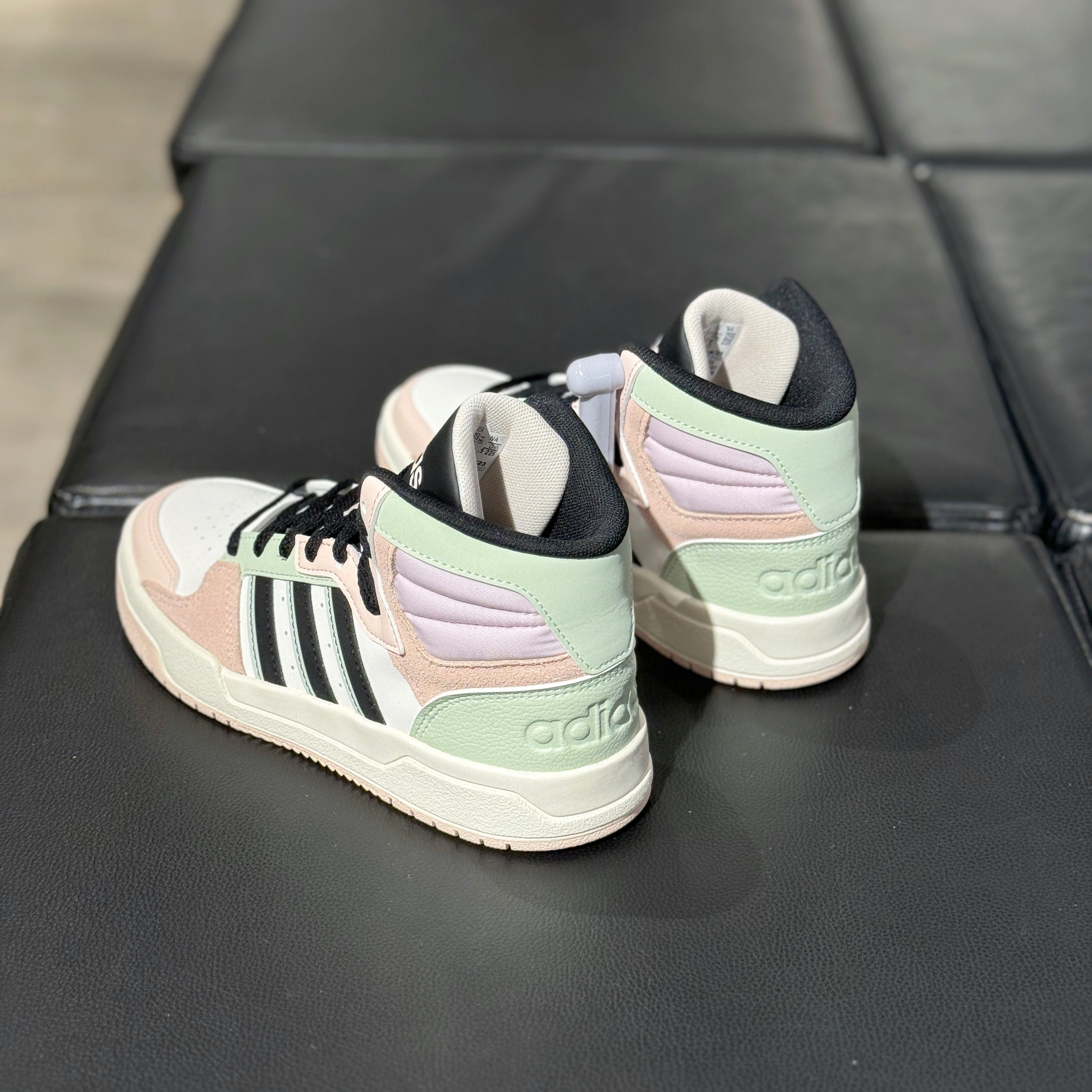 阿迪达斯ADIDAS女子复古百搭篮球鞋休闲运动透气高帮板鞋ID6009,运动鞋new,板鞋,淘宝优惠券,粉丝福利购,淘宝优惠卷