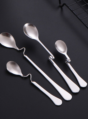 创意410不锈钢S型挂杯勺 餐厅酒店弯柄扭勺咖啡奶茶弯曲 搅拌勺