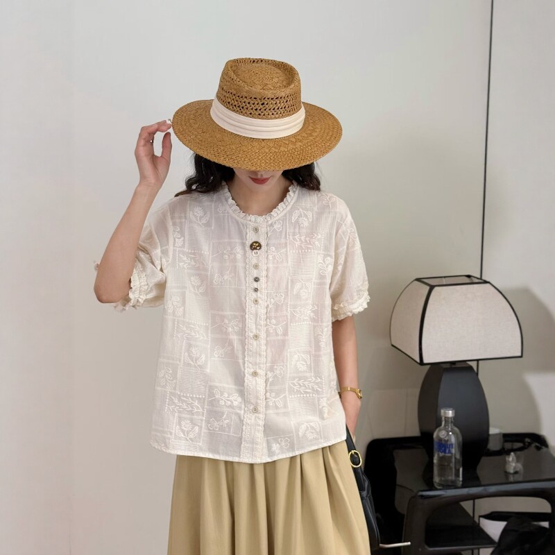 宽松花边圆领刺绣纯棉短袖上衣女