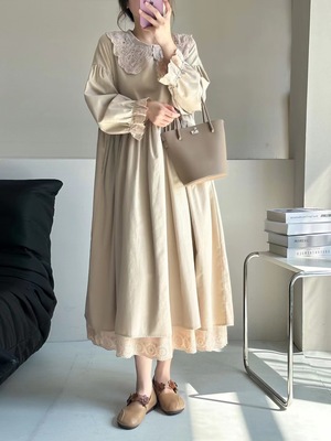 波浪镂空娃娃领双层下摆连衣裙