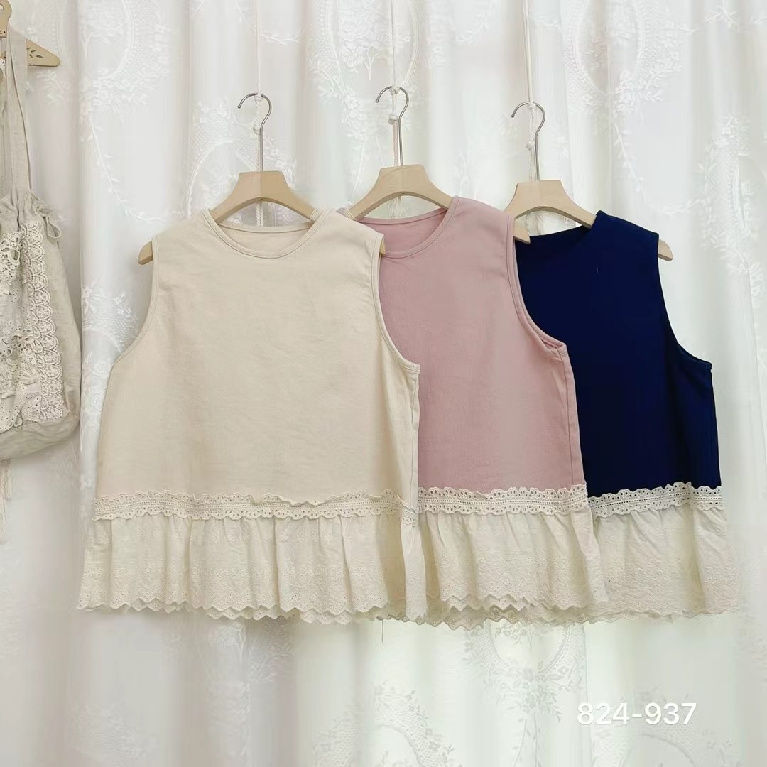 森系文艺甜美蕾丝花边拼接圆领套头马甲宽松百搭减龄叠穿坎肩背心