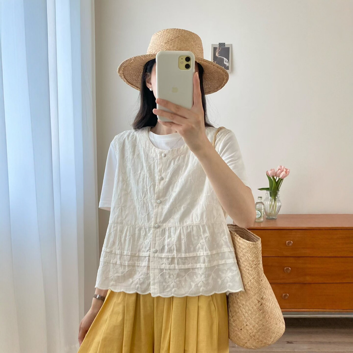 26夏森系小清新棉布刺绣单排扣压褶无袖马甲坎肩叠穿层次感马夹女