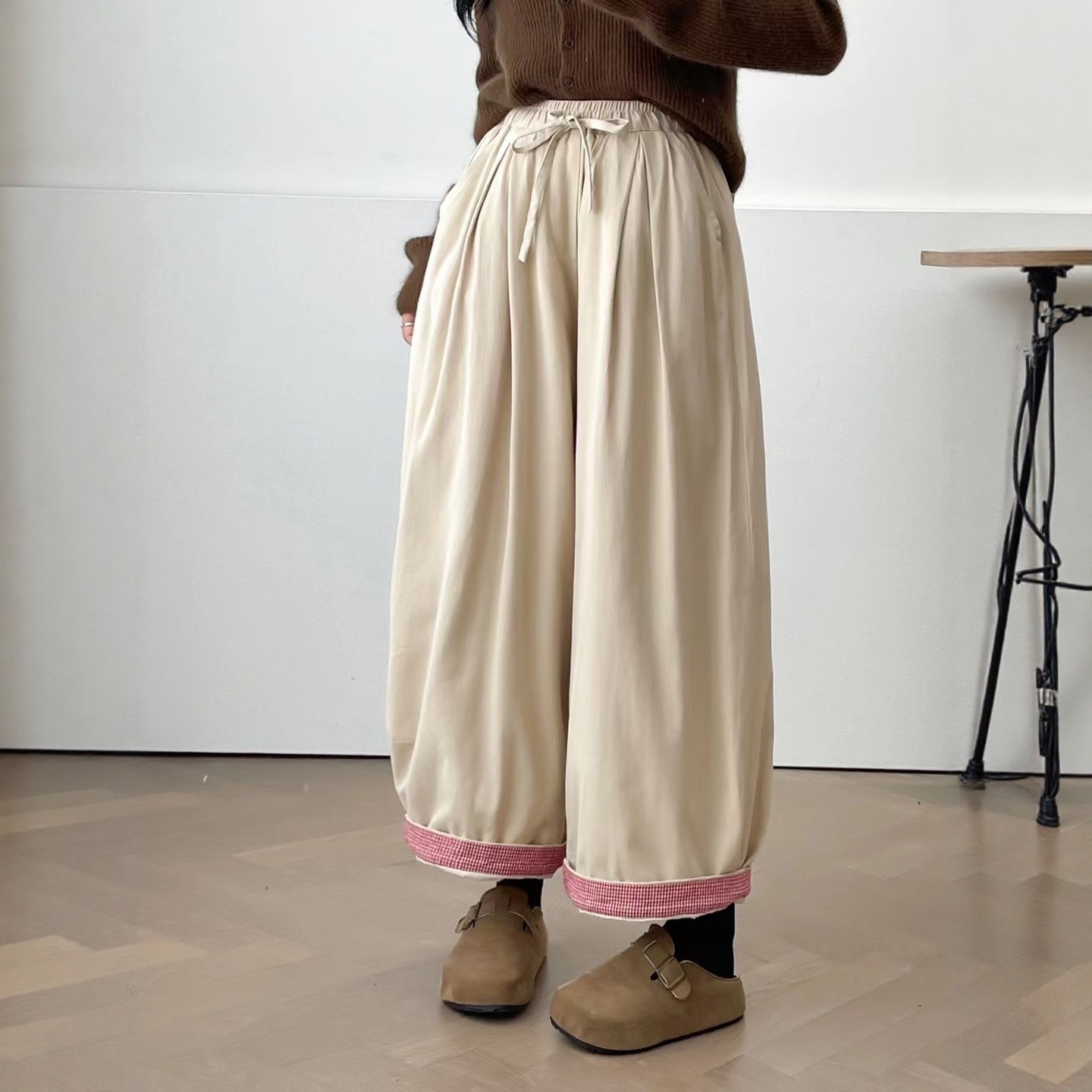 松紧腰系带裤脚卷边加棉休闲长裤