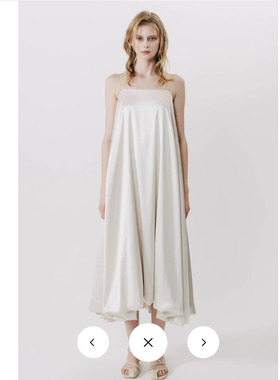 2.1万日元the toe韩国面料长款吊带花苞裙气球裙