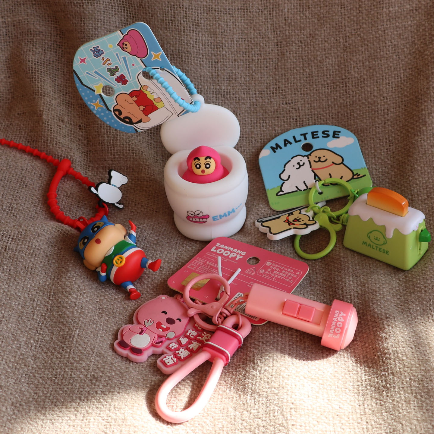 正版可爱钥匙扣挂饰手电面包机